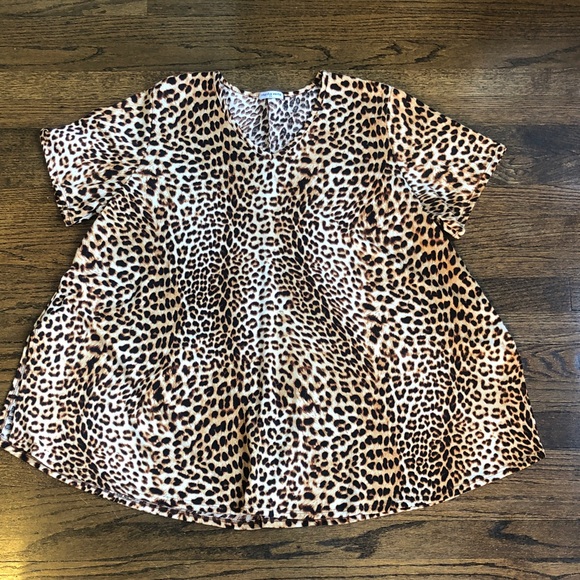 3/$20 Cha Cha Vente ShortSleeve V-Neck Cheetah Animal Print Stretch Blouse - Picture 1 of 6
